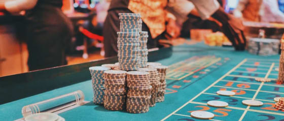 Guia para escolher a mesa de pôquer ao vivo mais lucrativa